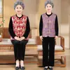 Nuevo conjunto de abuela estilo chino, traje de terciopelo dorado para primavera y otoño, moderno conjunto de tres piezas con chaleco para mujeres de mediana edad y mayores en un estilo chino moderno
