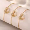 Xinyixin Collar Pulsera Clavícula Letra Zirconia Amor de Mamá Europeo y Americano Acero de Titanio Electrochapado PVD Oro Real 18K Traje