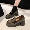Zapatos de mujer de charol estilo francés con tacón grueso, nuevo modelo otoño 2026, zapatos de tacón alto para combinar con faldas, zapatos de cuero elegantes y a la moda para mujer