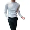 Suéter pullover versátil para hombre de otoño e invierno, color liso, cuello alto medio, corte ajustado estilo coreano, tejido de punto básico elegante y versátil