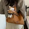 Bolso de Hombro Retro de Gamuza Elegante y Exquisito con Asa de Terciopelo y Nuevo Diseño de Dibujos Animados Estilo Coreano y Japonés para Otoño 2026