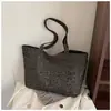 Bolsa Feminina Estampa de Leopardo Bolsa de Moda 2026 Nova Outono Inverno Retrô Bolsa de Ombro Transversal Popular para o Dia a Dia Bolsa Tote de Grande Capacidade