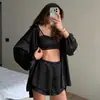 2026 Nuevo estilo europeo y americano camisola de satén de color liso, shorts de doble capa, cómodo conjunto de pijama de manga larga de tres piezas para mujer