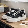Sapatos Casuais Masculinos de Solado Grosso Estilo Escolar Vermelho Retro Estilo Hong Kong Versáteis Sapatos Brancos Aumentadores de Altura para Estudantes Esportivos Tendência