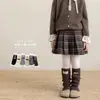 Zapatos, algodón, calcetines para niñas, estampado de cuadros, etiqueta de tela abotonada, calcetines con volantes, color café retro, hilo de punto, calentadores de piernas para niñas