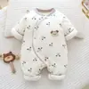 Mameluco grueso para bebé, ropa de algodón puro para recién nacidos, conjunto acolchado de otoño e invierno de 150 g estilo mariposa, ropa cálida de algodón para recién nacidos
