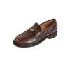 Mocassins femininos de couro com design de moeda dourada, novo estilo 2026, salto grosso, sem cadarço, sapatos casuais, estilo britânico retrô, sapatos pequenos de couro