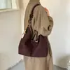 Bolsa Casual de Grande Capacidade para Mulheres Outono 2026 Nova Elegante Simples Chique Bolsa de Ombro Único para o Dia a Dia Bolsa Tote com Personalidade