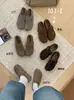 Pantuflas para mujer, colección otoño/invierno 2026, diseño completamente cerrado, con tacón oculto para mayor altura, estilo sin cordones, cómodas y fáciles de usar
