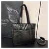 Bolso Tote de Gran Capacidad Transfronterizo Nuevo Estilo Otoño e Invierno 2026 Bolso de Hombro para Mujer Bolso de Mano para Mujer Versátil de Moda Acolchado de Algodón