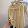 Pajarita de Encaje Dopamina de Otoño Tardío Suéter Amarillo Suave para Mujeres Menudas en Otoño e Invierno, Estilo Perezoso