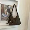 Bolsa tote de grande capacidade, cores vibrantes, acabamento fosco, modelo novo 2026, estilosa e versátil para o dia a dia, pode ser usada como bolsa de ombro, bolsa transversal ou bolsa de braço.