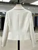 Blazer cruzado de Amazon europeo y americano color blanco roto, corto, corte ajustado, doble botonadura, botón dorado, para mujer