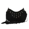 Bolso de Lujo Ligero Estilo Francés al por Mayor para Mujer, Nuevo Bolso de Hombro con Remaches y Flecos Otoño e Invierno 2025 con Estilo Cruzado para Mujer
