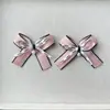 Miu Letra Laço Pequeno Acessórios Grampo de Cabelo Capa de Celular Acessórios para Mala Sapatos Meias Roupas Acessórios Roupas de Bebê