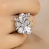 Anillo de Flor Rosa Flor de Cerezo con Diamantes Rosas y Blancos Transfronterizo Joyería para Mano de Mujer Diseño Original Accesorios de Joyería Francesa de Lujo Ligero
