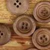 Botones Espesos de Hueso de Vaca Color Musgo Natural para Abrigos Nuevos de Otoño e Invierno en Beige, Café y Negro Botones para Gabardina
