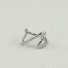 Anillo irregular de línea simple con diseño de sentido avanzado para mujer, pulsera con anillo para dedo índice de estilo frío y combinable a la moda.