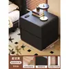 Mesita de noche de madera maciza para uso doméstico en el dormitorio, nuevo modelo 2026, pequeño mueble de almacenamiento de noche estilo vintage color crema, minimalista moderno
