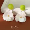 Brincos de flor de resina com pino de prata, estilo fresco e doce, acessórios elegantes para feriado, brincos de luxo leve de alta qualidade para atacado