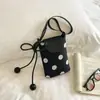 2026 Verão Nova Bolsa Transversal Feminina Fresca Bolinhas Única Estilosa Patchwork Bolsa de Ombro Relaxada Casual Bolsa de Celular