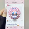 Bebé Llorando Adorable de Dibujos Animados Afelpado Adecuado para Soporte Magnético Magsafe Súper Adsorción Retráctil de Escritorio Bolsa de Aire Femenina D