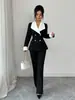 Blazer de Contraste Blanco y Negro Estilo Europeo y Americano con Solapa Grande para Mujer, Ceñido a la Cintura, Adelgazante, de Doble Botonadura, Elegante Blazer