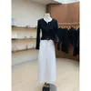 Elegante camiseta de cuello Henley - estilo minimalista, camiseta de manga larga con botones, perfecta para principios de otoño, corte ajustado, capa base versátil para el día a día para mujer
