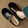 Sapatos Mary Jane Planos Estilo Preppy Retrô com Fivela T de Camélia e Pelo Integrado Bico Redondo Forrados com Lã Sapatos Pequenos de Couro para Mulheres