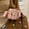 Anillo de Pétalo de Trébol de Cuatro Hojas de Vid Método Antiguo Microincrustado de Circonita Retro Lujo Ligero Alto Grado Anillo Abierto