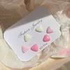 Nuevos Pendientes Pequeños Sencillos de Corazón Rojo para Mujer Otoño e Invierno, Una Tarjeta, Tres Pares, Pendientes Pequeños Estilo Estudiante Crema Gota de Aceite