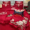 Juego de Cuatro Piezas de Boda de Alta Gama 100 Hilos Algodón de Fibra Larga Doble Hilo Encriptado Bordado Exquisito Ácido Hialurónico Conjunto Rojo de Boda