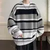 Suéter macio e confortável com listras coloridas em bloco, novo estilo outono/inverno, gola redonda, quente e de corte solto, perfeito como camada interna ou base, peça de tricô para homens e mulheres