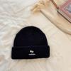 Gorro de Punto Bordado de Zorro de Moda Estilo Coreano para Mujer Otoño e Invierno Combinación con Todo Cabeza Grande Cálido Protección para las Orejas Gorro de Lana para Hombre Moderno
