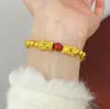 Loja de Ouro Mesmo Estilo Ouro Areia Fu Rui Pixiu Simples e Duplo Pulseira de Ágata Vermelha Contas Douradas Contas da Fortuna Pulseira Atrai Fortuna para Homens e Mulheres