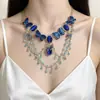 Collar floral vintage azul con cuentas de alta resistencia, cadena para la clavícula de mujer de estilo de noche elegante de lujo ligero versátil de nicho