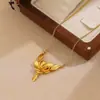 Colar Pingente Flor de Magnólia para Mulheres, Novo Estilo Chinês Design Antigo em Ouro de Areia, Elegante de Alto Padrão, Corrente Versátil para Clavícula com Flor