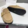 Chinelos de Pelúcia Fechados com Fivela de Metal Vintage para Outono/Inverno 2026, Chinelos Casuais de Algodão Slip-On Birkenstock