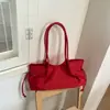Bolsa Tote de Viagem Leve Nova Primavera/Verão 2026 Design de Nicho Personalizado Bolsa de Ombro de Grande Capacidade para Mulheres Bolsa de Mão