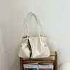 Bolso grande de mujer retro transfronterizo, nuevo bolso de hombro de cuero suave para otoño e invierno, bolso tote versátil para estudiantes y para ir al trabajo