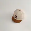 Gorro de Bebé con Letra Primavera y Verano Malla Transpirable Gorra con Visera para Niños y Niñas Gorra de Béisbol con Protección Solar para Bebé