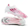 Novas chuteiras de futebol de campo de cano baixo com travas longas para competição, para homens, mulheres e adolescentes, disponíveis para atacado diretamente do fabricante, adequadas para uso profissional em esportes e atividades ao ar livre.