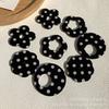 Zhen Tu Retro Puntos Blancos y Negros Círculo de Flores Hueco Accesorios de Acrílico Aretes y Accesorios para el Cabello DIY