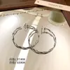 TH0592 Clip para Oreja de Banda de Möbius para Mujer Sin Perforación Pendientes Grandes de Círculo Redondo Personalidad de Nicho Puños para Oreja Accesorios de Pendientes Exagerados