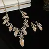 Conjunto de Brincos Quadrados Cravejados de Diamante e Colar de Duas Peças, Fashion, Leve, Colar Luxuoso e de Alta Qualidade, Conjunto de Joias Elegante e Versátil