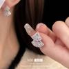Pendientes de doble capa con forma de abanico hueco de circonita de aguja plateada estilo Chanel, pendientes versátiles, pendientes de lujo ligero de alta calidad, venta al por mayor de fábrica
