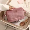 Feifan Outono e Inverno Nova Bolsa de Maquiagem para Viagem Cosméticos Bolsa de Cosméticos Grande Capacidade Bolsa de Cosméticos de Veludo Holandês Camada Dupla Bolsa de Cosméticos Versão com Etiqueta de Couro