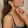 Pendientes Cruzados Transfronterizos Europeos y Americanos de Flor de Zirconia y Botón de Perla de Cobre Vintage, Pendientes Versátiles de Moda de Lujo Ligero de Gama Alta