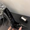 Zapatos de Moda con Remaches de Color Sólido de una Sola Capa 2024 Primavera y Verano Explosiones Puntiagudos Simples Zapatos Casuales Elevados Elegantes Antideslizantes de Tacón Alto