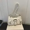 Hebilla de cinturón de nicho de moda nuevo otoño 2026 estilo retro americano bolso tote simple versátil para hombro y mano